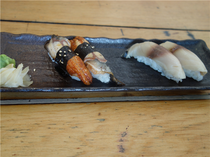 eel and mackerel nigiri
